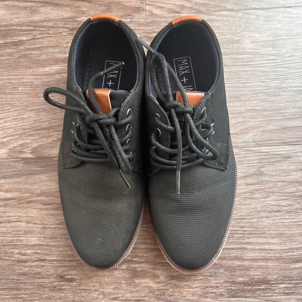 MAX + JAKE DRESS KIDS SHOES